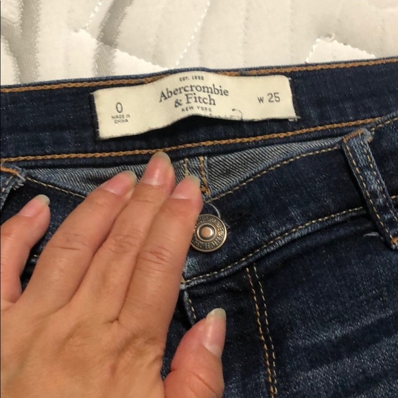 Abercrombie & Fitch Stretchy Shorts - Picture 3 of 3